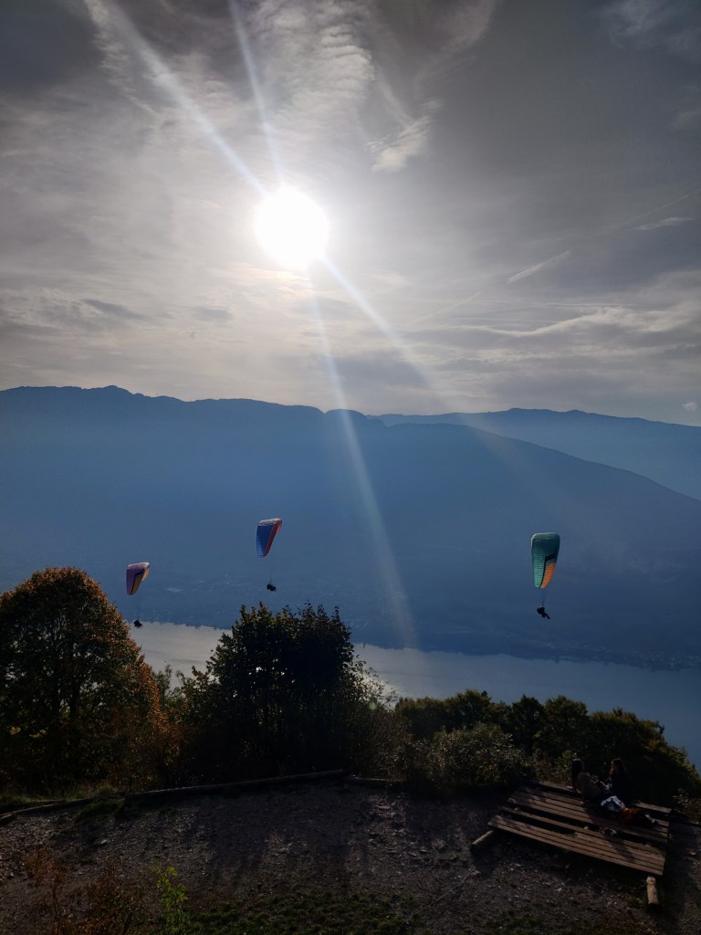 3 parapents bij de Forclaz